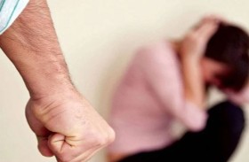 تطلب الخلع بعد أن حطم زوجها أسنانها