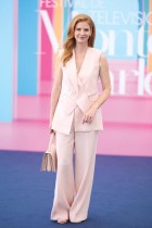 الممثلة الأمريكية سارة رافرتي خلال جلسة تصوير ضمن مهرجان مونت كارلو التلفزيوني في إمارة موناكو. ا ف ب