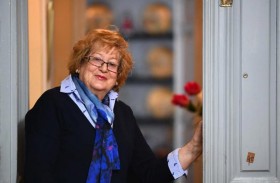 الجدات المحتجزات يرقصن ويزرعن الخضر