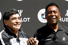 بيليه أم مارادونا؟.. الجدل مستمر حول الأعظم بينهما