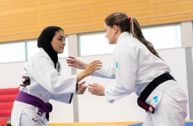 عهود الكعبي من جامعة الإمارات تحقق بطولات في الجيوجيتسو