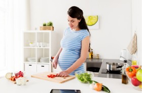 الحوامل يقعن في فخ الخرافات الشائعة ويقيدن أنفسهن دون داع