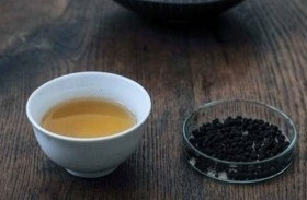 هدية تذكارية تتحول لأغرب نوع شاي على الإطلاق