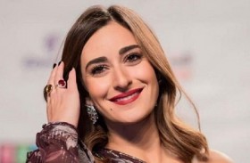 أمينة خليل بطلة (اتجاه عكسي)