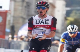 الإمارات للدراجات الهوائية يهيمن على السباقات الكلاسيكية الكبرى  