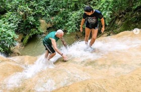 الشلالات اللاصقة.. أعجوبة يسهل تسلقها