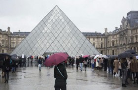 اللوفر يعيد فتح أبوابه