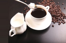 القهوة والسكر.. كيف تؤثر إضافاتك على فوائد مشروبك المفضل؟