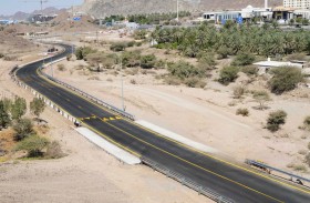 طرق دبي تنفذ أعمالاً مرورية في دوار سوق حتا