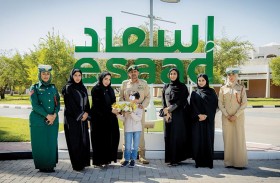 إسعاد شرطة دبي تمنح طفلاً فرصة عيش تجربة ضابط الشرطة