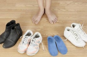 احذر.. هذا ما يحدث للقدم عند ارتداء أحذية ضيقة