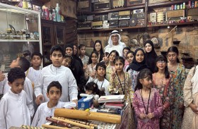 أعضاء معسكر المطاف الصيفي يزورون قرية علي بن درويش التراثية  