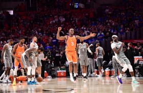 صنز على بُعد خطوة من التأهل إلى نهائي المحترفين