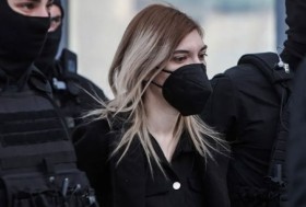 لإنقاذ زواجها.. ممرضة تقتل بناتها الثلاث!