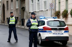 توقيف سائح.. والتهمة قتل كلب بمطرقة