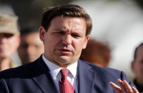 حاكم فلوريدا يأمر بتعبئة الحرس الوطني 