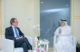 السفير الإيطالي في الدولة يطّلع على جماليات الموروث الشعبي في «أيام الشارقة التراثية 18» 