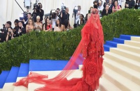 حفلة «ميت غالا» على دفعتين