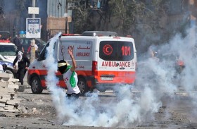 عودة التوتر لساحات الأقصى.. وإصابة العشرات بجروح