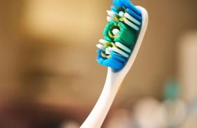 فرشاة أسنان تفضح خيانة زوجية في بريطانيا