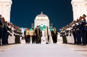 رئيس الدولة وسلطان عمان يشهدان إعلان مذكرات تفاهم واتفاقيات بين البلدين في إطار زيارة دولة يقوم بها جلالته إلى الإمارات