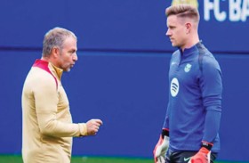 نار مشتعلة تحت الرماد.. هل انقسمت «غرفة ملابس» برشلونة؟