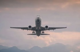 طائرة أقلعت عام 2024 وهبطت في 2023.. ما القصة؟