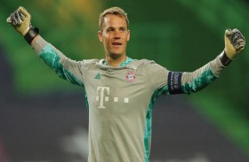 مباراة واحدة ويدخل نوير تاريخ بايرن ميونخ