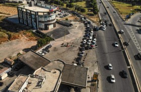 مخاوف «الانهيار» تسيطر على اللبنانيين مع تصاعد الأزمات