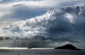 علماء يعثرون على جسيمات بلاستيكية دقيقة في الغيوم 