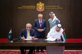 عبدالله بن زايد يستقبل نائب رئيس الوزراء وزير الخارجية الباكستاني