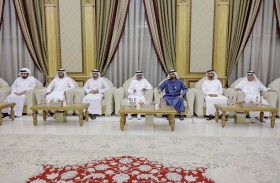 محمد بن راشد يقدم واجب العزاء في وفـــــاة ســـعيد جمعــة النابـودة