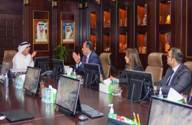 وفد مؤسسة التمويل الدولية يطلع على مشاريع ومبادرات كهرباء دبي 