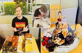 يتناول فطوراً ضخماً خلال وقت قياسي