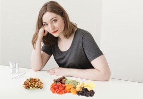 لعظام قوية..  10 مكسرات وفواكه جافة