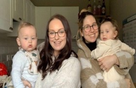 تكتشفان حملهما في الوقت نفسه وتنجبان باليوم نفسه 