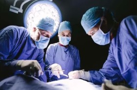 15 طبيباً ينجحون في توصيل يد مبتورة بالكامل