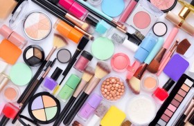 تحذير طبي.. المكياج قد يزيد خطر الإصابة بالربو