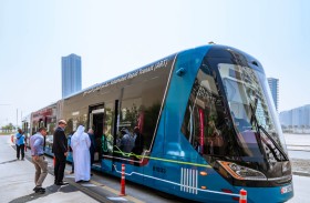 بدء التشغيل التجريبي لنظام النقل الجماعي في جزيرة أبوظبي