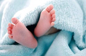 إخلاء طائرة والسبب رضيعة