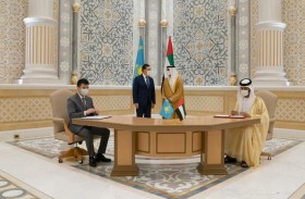 منصور بن زايد يستقبل رئيس وزراء جمهورية كازاخستان