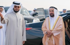 حاكم الشارقة يتفقد مزرعة القمح في منطقة مليحة