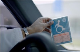 تفعيل الربط الإلكتروني الموحد بين أبوظبي ودبي لاعتماد تصاريح مواقف أصحاب الهمم