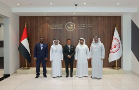 الصناعة الأمنية بدبي تكرم المتميزين بنيشان سيرا للإخلاص