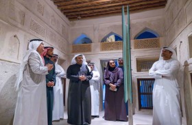 عبد الله آل حامد يزور موقع مسار اللؤلؤ في مدينة المحرق بالبحرين