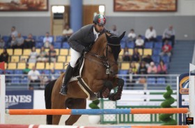 130 فارسا في البطولة الصيفية التدريبية لقفز الحواجز بالشارقة 