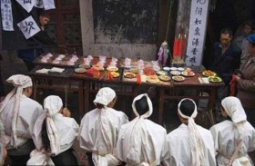 تخرج جثمان ابنتها لتزويجها