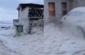 زبد البحر يغطي بلدة أيرلندية بأكملها 