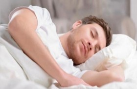 طعام غير مكلف يمكن أن يساعد الكثيرين على النوم جيدا