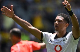 محاكاة ما قدمه جود بيلينغهام مع دورتموند تثير قلق شقيقه جوب 